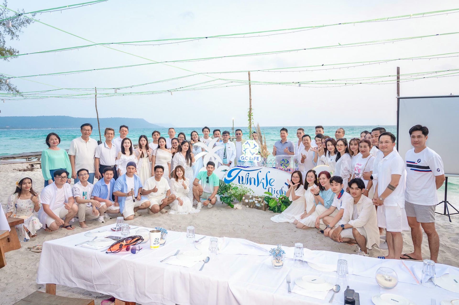 公司年度旅行暨六周年庆祝活动