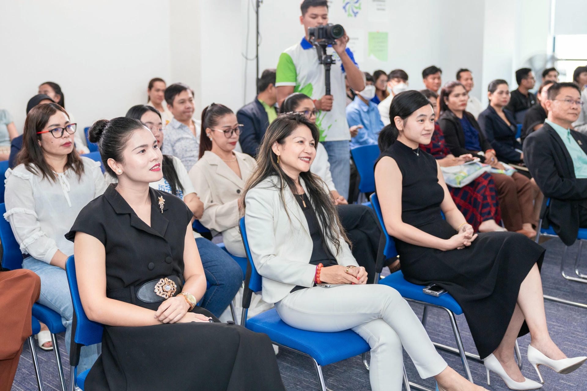 关于“女性企业家成功之道：实现业务增长与家庭和谐的关键”研讨会