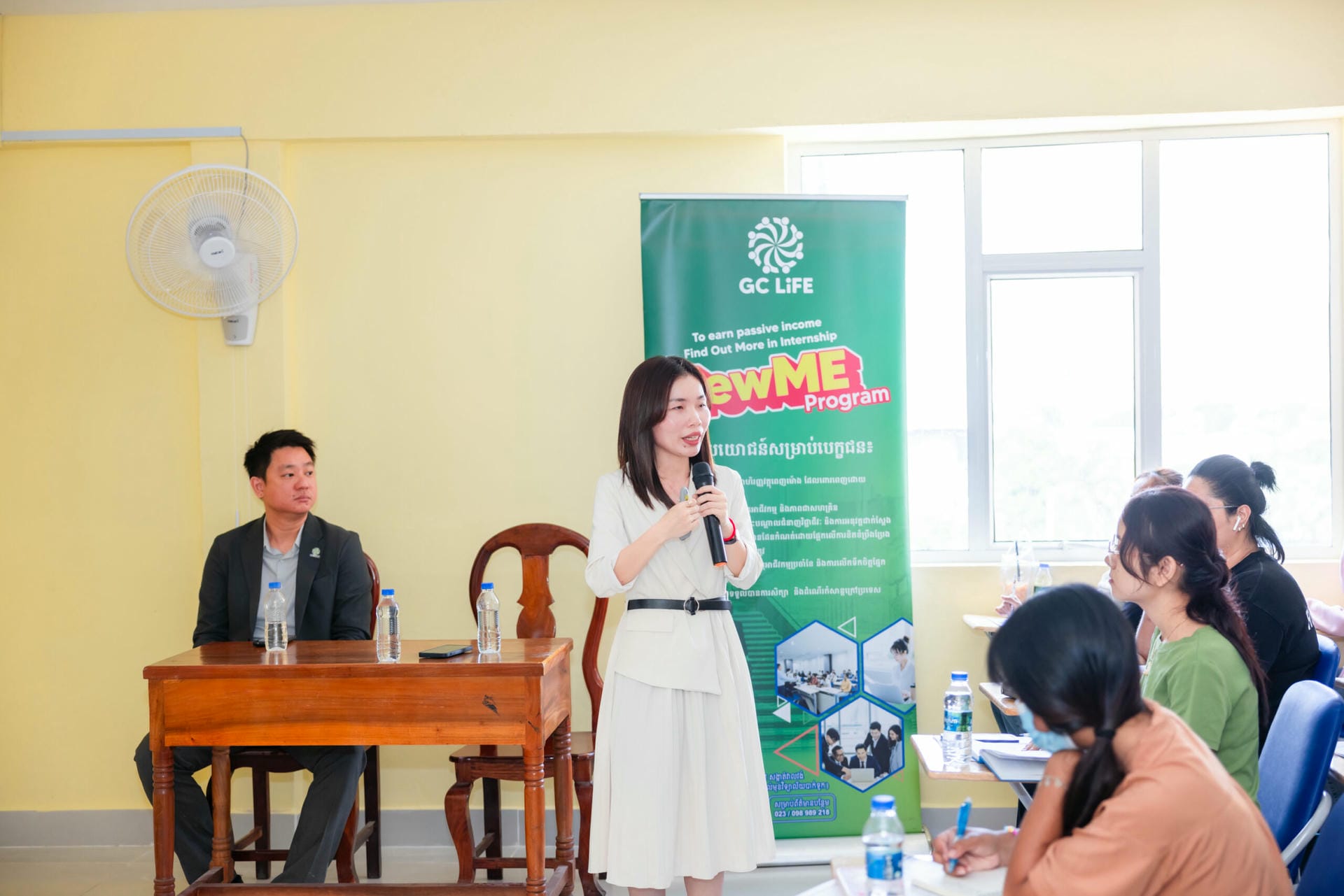 សិក្ខាសាលាស្ដីពីការយល់ដឹងអំពីការសរសេរសារអេឡិចត្រូនិក (អ៊ីម៉ែល) ជាលក្ខណៈវិជ្ជាជីវៈសម្រាប់អាជីវកម្ម និងការត្រៀមខ្លួនសម្រាប់ការសម្ភាសការងារ